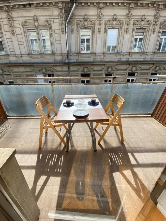 Parisi Flat Apartment